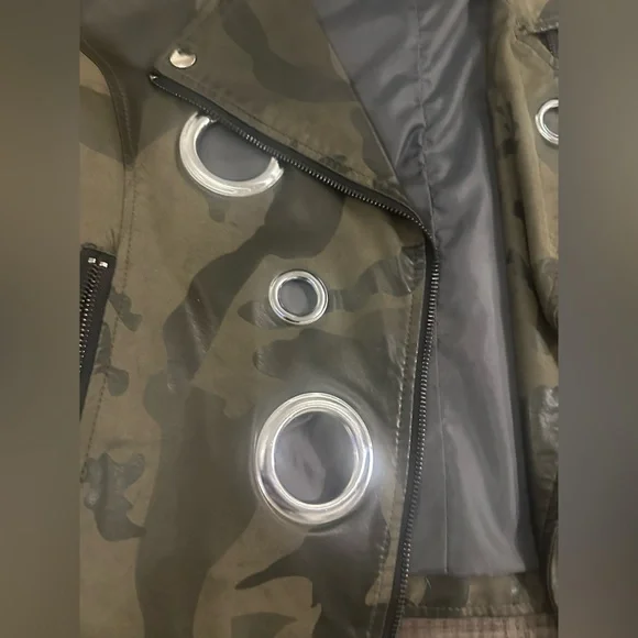 Camouflage Jacket with Silver Accents - Picture 4 of 4